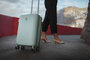 Средний чемодан Heys Earth Tones на 68/81 л весом 4 кг из поликарбоната Зеленый