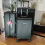 Велика валіза Swissbrand Riga 2.0 на 106 л вагою 4,3 кг із пластику Чорний